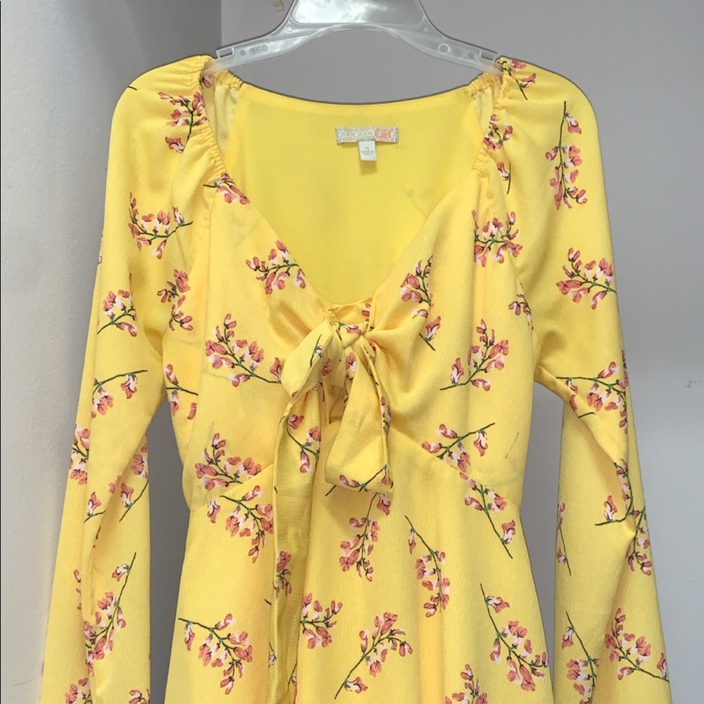 adorable yellow tie front dress with sleeves
